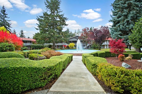 Colonial Square Exterior Apartments in Bellevue, WA